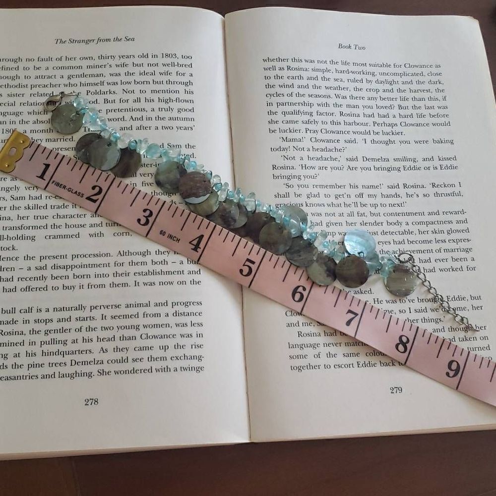 Beach-like Shell Bracelet - Picture 3 of 3